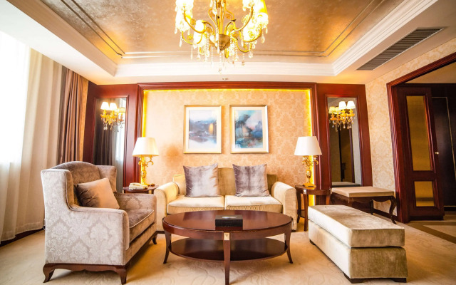 Howard Johnson by  Domando Plaza Wulanchabu