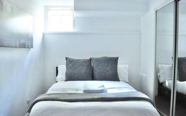 Cozy 1 BD Suite Centrally Located North Vancouver