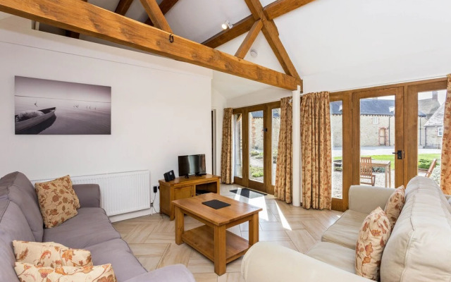 Classic Cotswolds Home near Littleworth