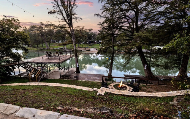 Luxury Lakefront Oasis W/Boat Dock-Firepit