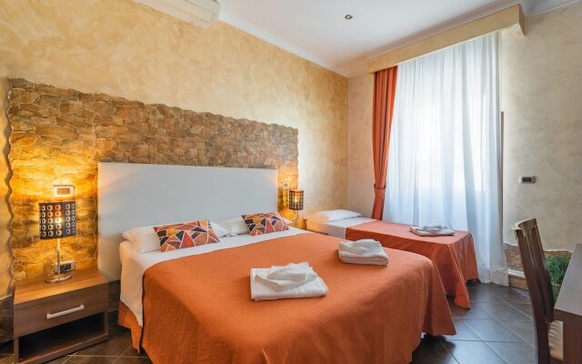 Room in Apartment - Alis Laura Guest House