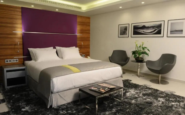 Warwick Stone 55 Hotel