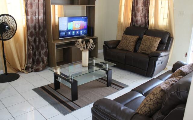 Your Holiday Home Caribbean Estates in Portmore, Jamaica from 159$, photos, reviews - zenhotels.com guestroom