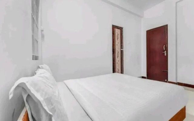 OYO Flagship 70347 Hotel Crown Tower