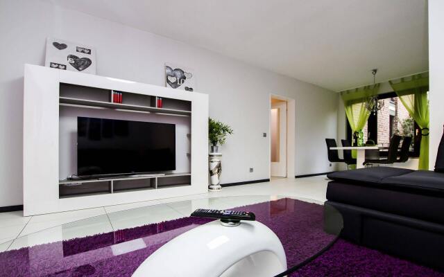 Lakeside Flat