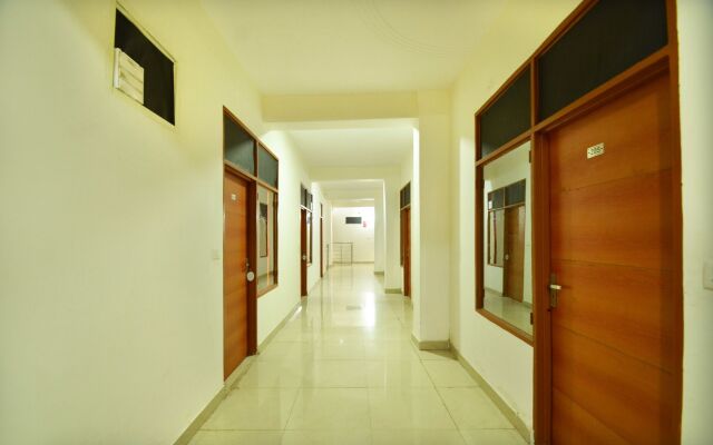 OYO 7372 Platinum Inn