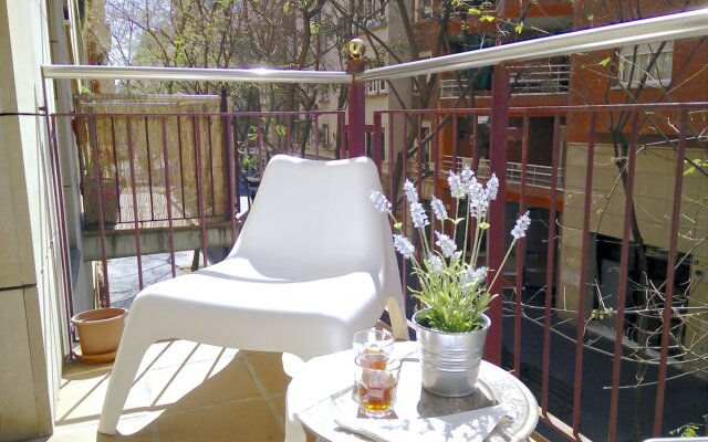 Family friendly 2BR Terrace quiet street - Neo