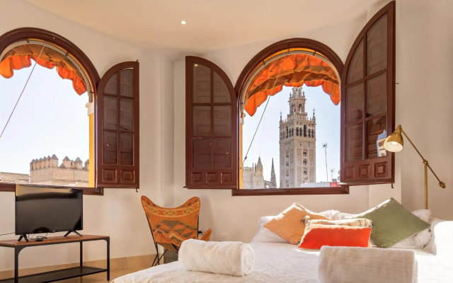 Alianza Giralda Sky view by Valcambre