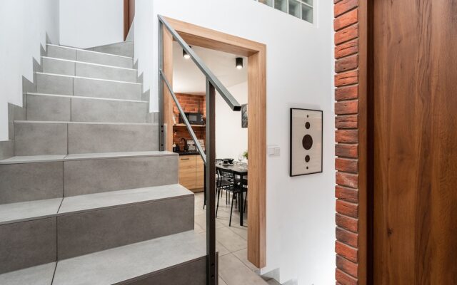 Blossom - Old Town Residence