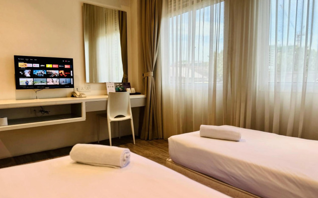 T+ Hotel Macallum