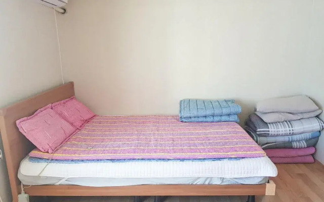 Goseong Jjun Camping Pension