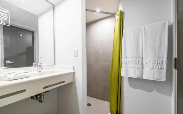 City Express Junior by Marriott Toluca Aeropuerto