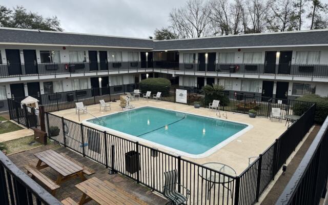 Fairbridge Inn & Suites Richmond Hill