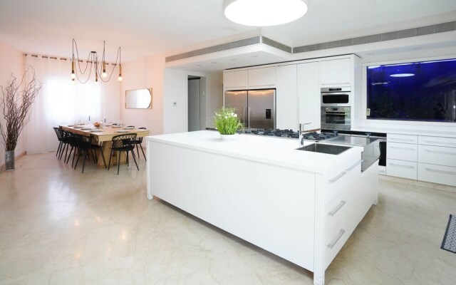 YalaRent Villa Enorma with Private Pool