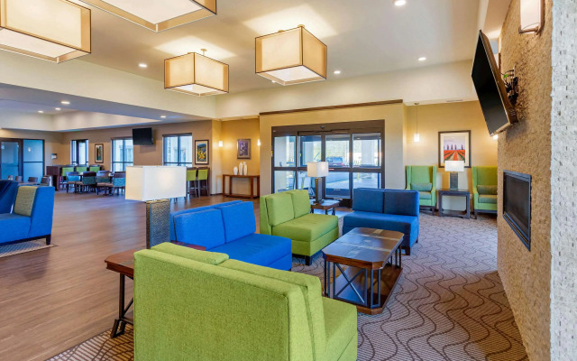 Comfort Suites Burlington near I-5
