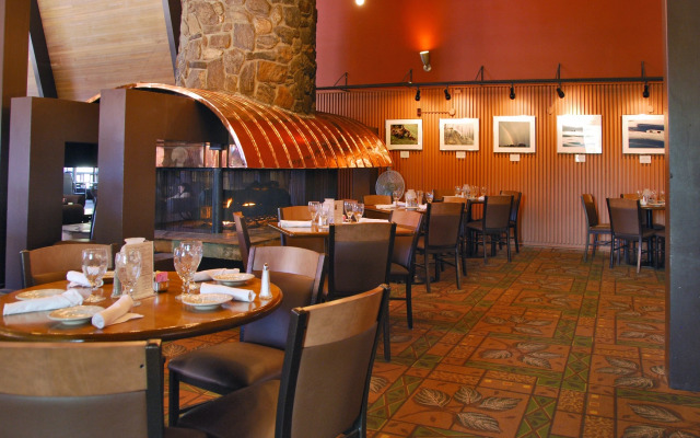 Canyon Lodge & Cabins - Inside the Park