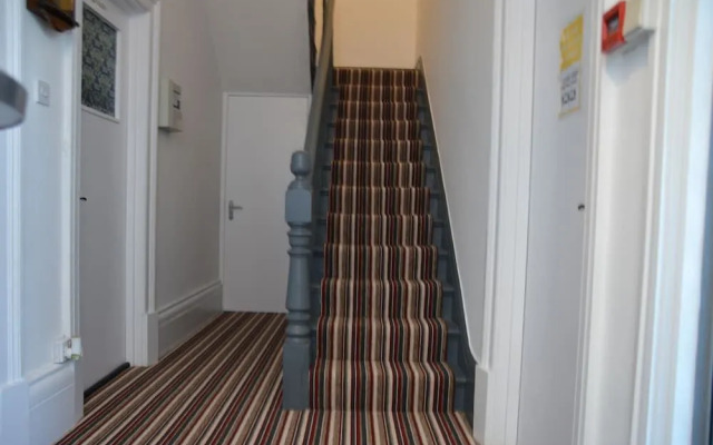 Holly Lodge