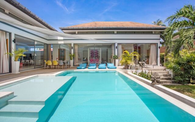 Modern 4BR Pool Villa Virginie Naiharn