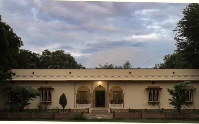 Shahpura Abhaneri Resort