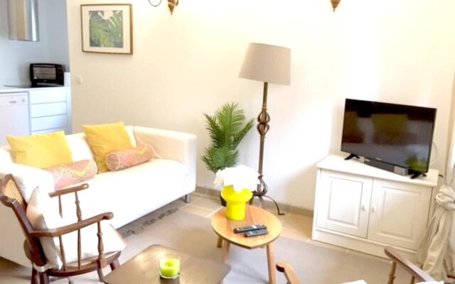 House with 2 Bedrooms in São Martinho Do Porto, with Furnished Balcony And Wifi - 300 M From the Beach