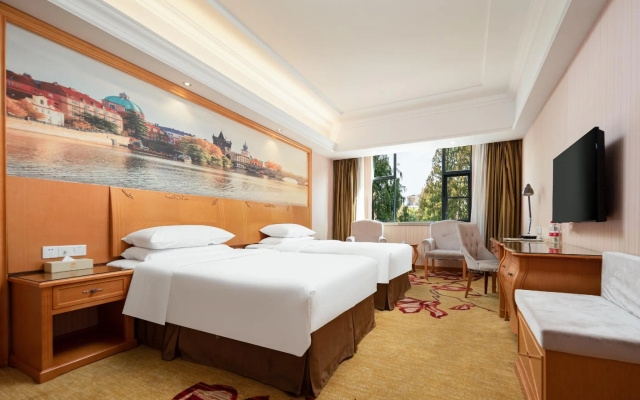 Vienna Hotel (Wuhan Lingjiaohu Wanda Metro Station) – Guest Rooms – Wuhan