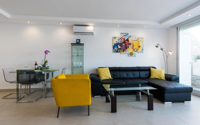 Seashore Bungalow Stunning