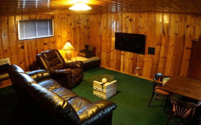 Eagle Nest Fly Shack and Lodge