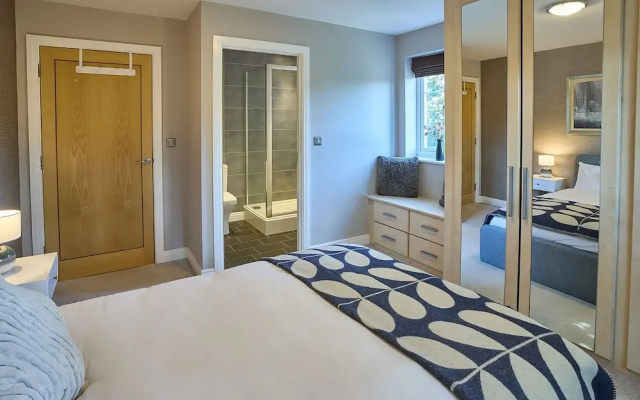 Host Stay Danford Court