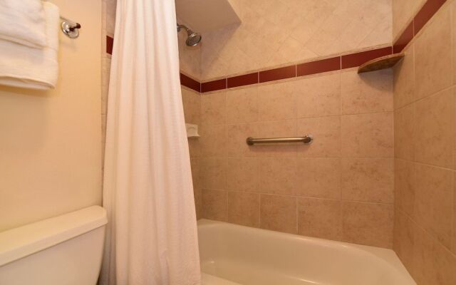 Hale Ono Loa #212 - 1 Br Condo