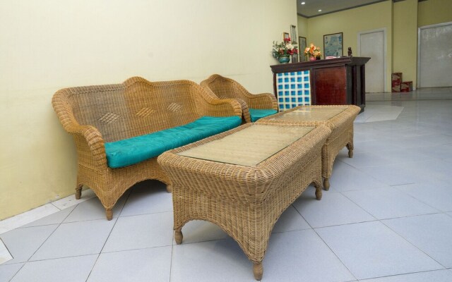Hotel Pelangi Harapan by OYO Rooms
