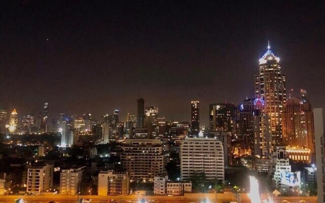 cozy apartment central bangkok 25th floor beautifull balcony