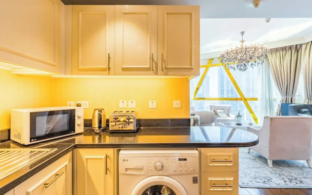 Luxury 2 Bed Home with Maid DIFC