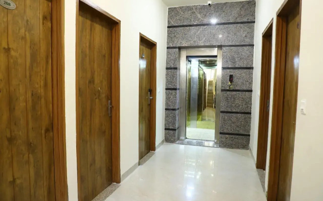 Ivory Hotel