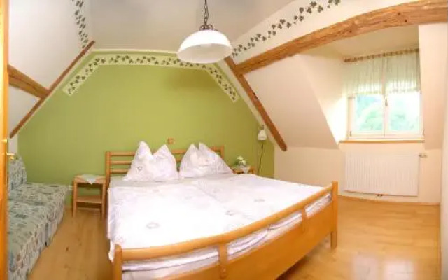 Bauernhof und Weingut Strablegg