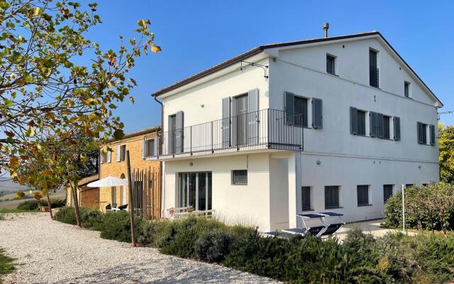 Scenic apartment in Belvedere Ostrense with private pool