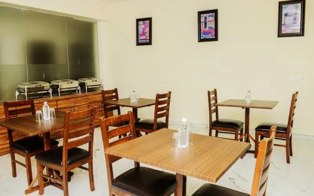 OYO 6832 Hotel 7 CEPL