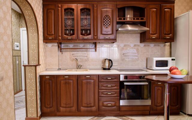 Золотой ключ на улице Авиаторов 25