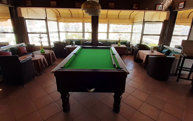 New Farah Hotel