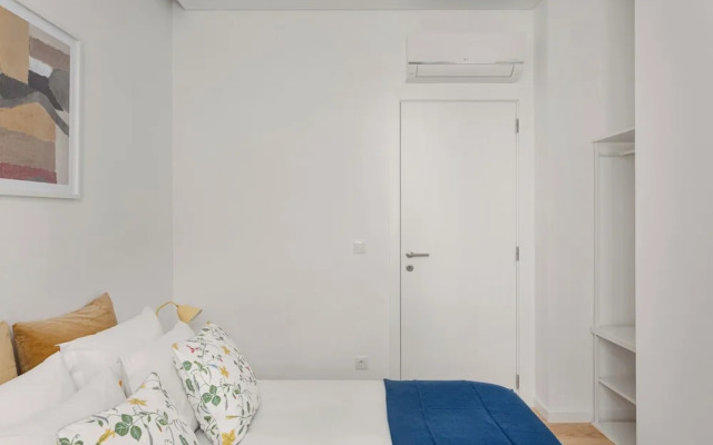 AB10 Modern Lisbon