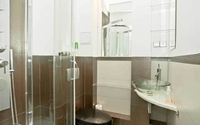 Little Home - Krucza 19