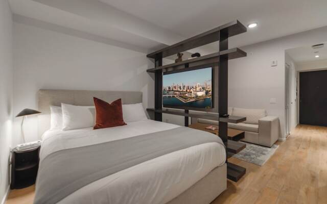Spacious King Studio at Downtown Miami