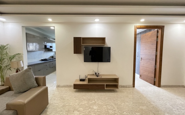 Private 3Bhk Apartment In Ardeecity By Bedchambers
