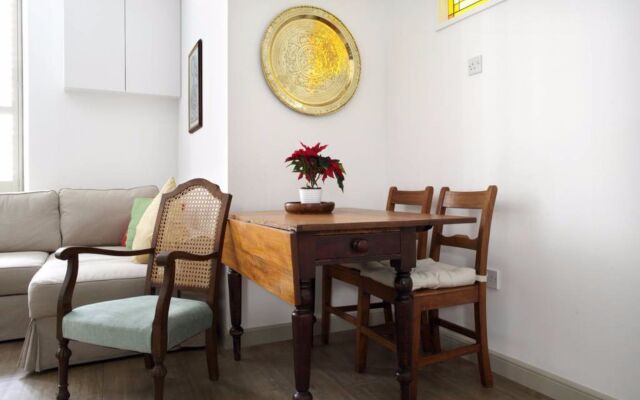 1 Bedroom Mews Flat Accommodates 4