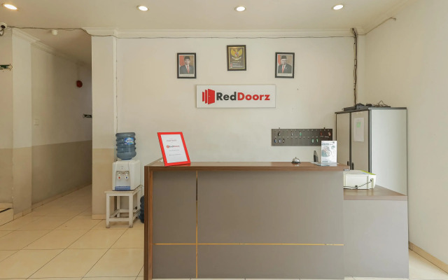 RedDoorz near Juanda Airport T1