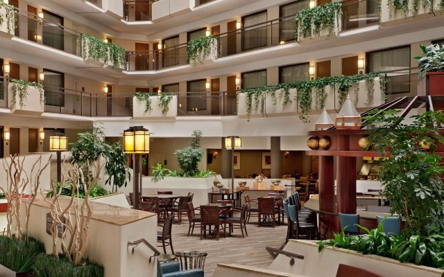 Embassy Suites by Hilton Kansas City Overland Park