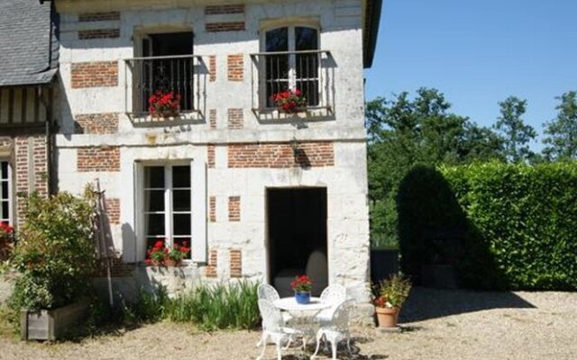 House With 2 Bedrooms in Bretteville du Grand Caux, With Furnished Gar