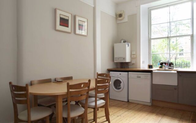 2 Bedroom Stockbridge Apartment