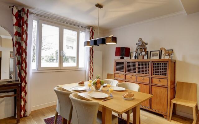 Cambronne - Eiffel Tower Apartment