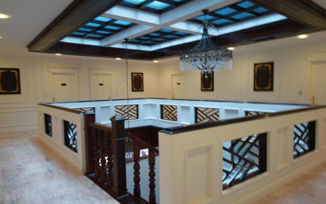 Le Bouton Dor Boutique Hotel