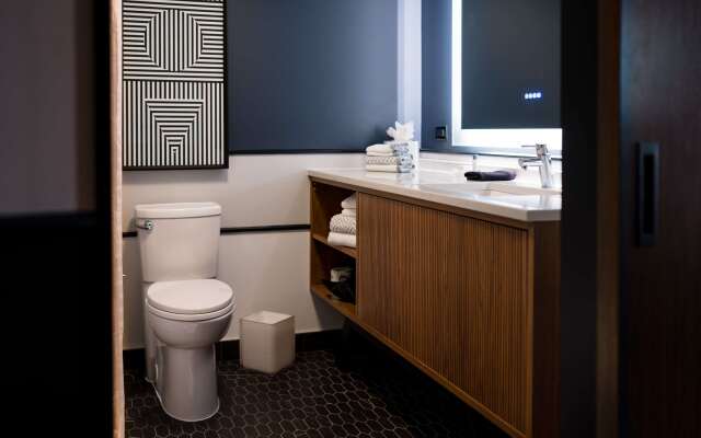 Cambria Hotel Boston Somerville